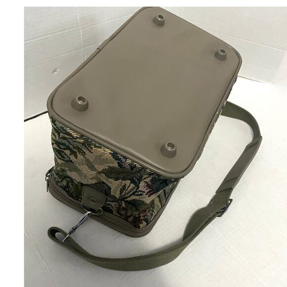 Diane von Furstenberg Vintage Floral Tapestry Travel Makeup Case 9"x12" - Picture 7 of 16